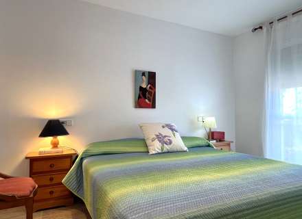 Àtic dúplex amb terrassa i pàrquing envoltat de natura.11