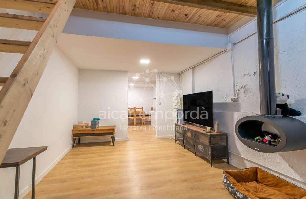 Bonita casa parcialmente reformada.0