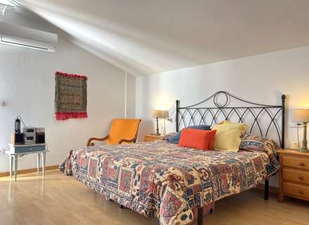 Àtic dúplex amb terrassa i pàrquing envoltat de natura.22