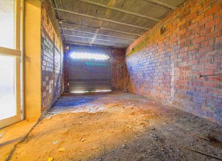 Casa cantonera amb gran terrassa i garatge a Cabanes11