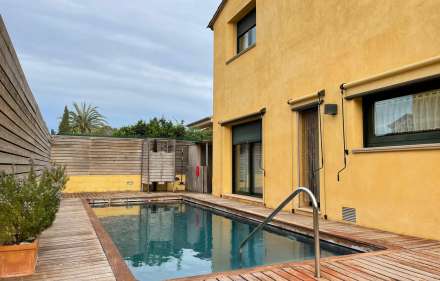 Grande villa à vendre à la bisbal d'empordà.