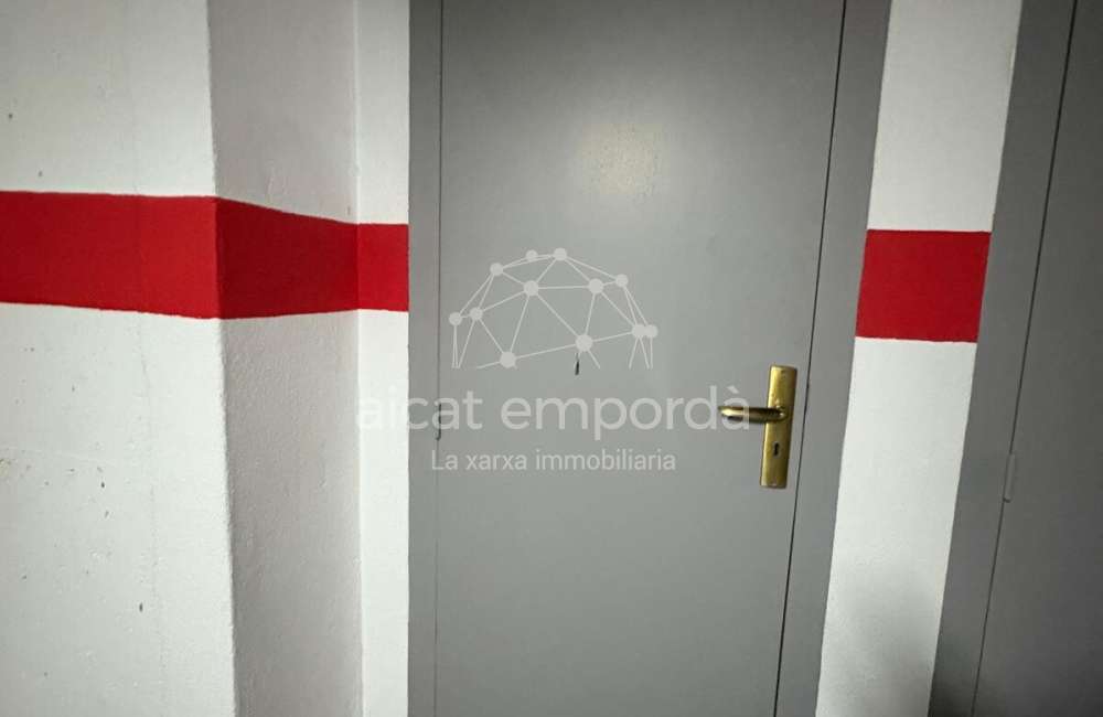 Pàrquing i traster a Figueres.6