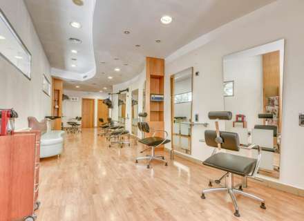 Oportunidad Local comercial a 200 metros del centro peatonal de Figueres ideal para despacho profesional.0