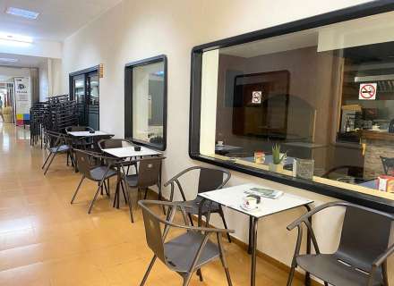 En traspàs BAR en ple rendiment al centre de Torroella.5