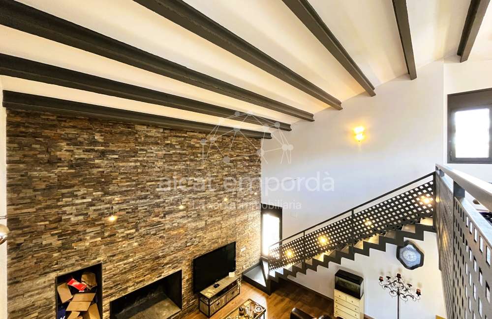 Maison moderne avec jardin et fort potentiel à Pontós.24