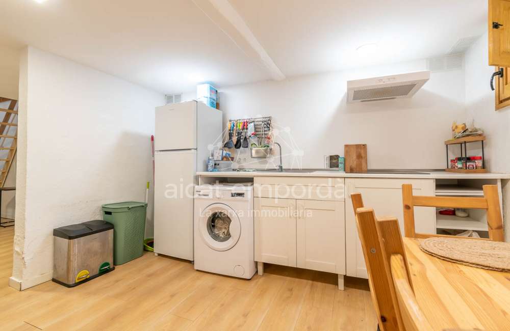 Bonita casa parcialmente reformada.1