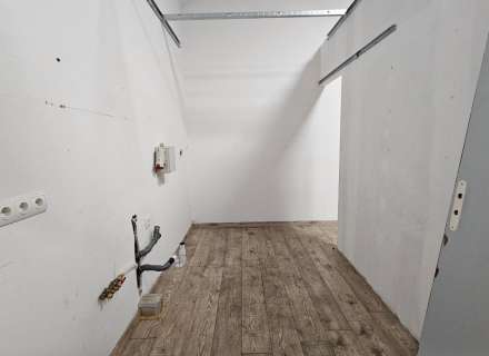 Nau de 700m2 a Hostalets de Llers31