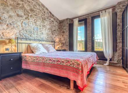 Casa de piedra con vistas excelentes a L'Albera.29