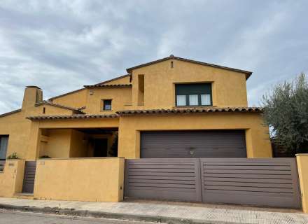 Gran chalet en venta en La Bisbal d'Empordà.59