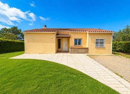 Encantadora casa a 4 vents amb gran parcel·la i vistes al Montgrí a Torre Gran (L’Estartit)2