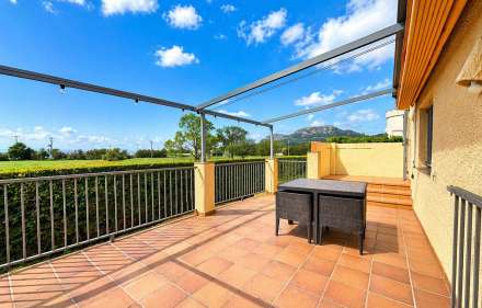 Encantadora casa a 4 vents amb gran parcel·la i vistes al montgrí a torre gran (l’estartit)