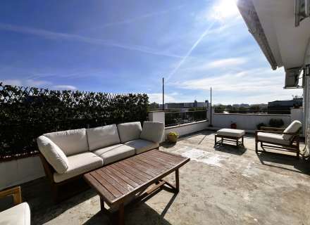Piso reformado con gran terraza y piscina en Empuriabrava.4