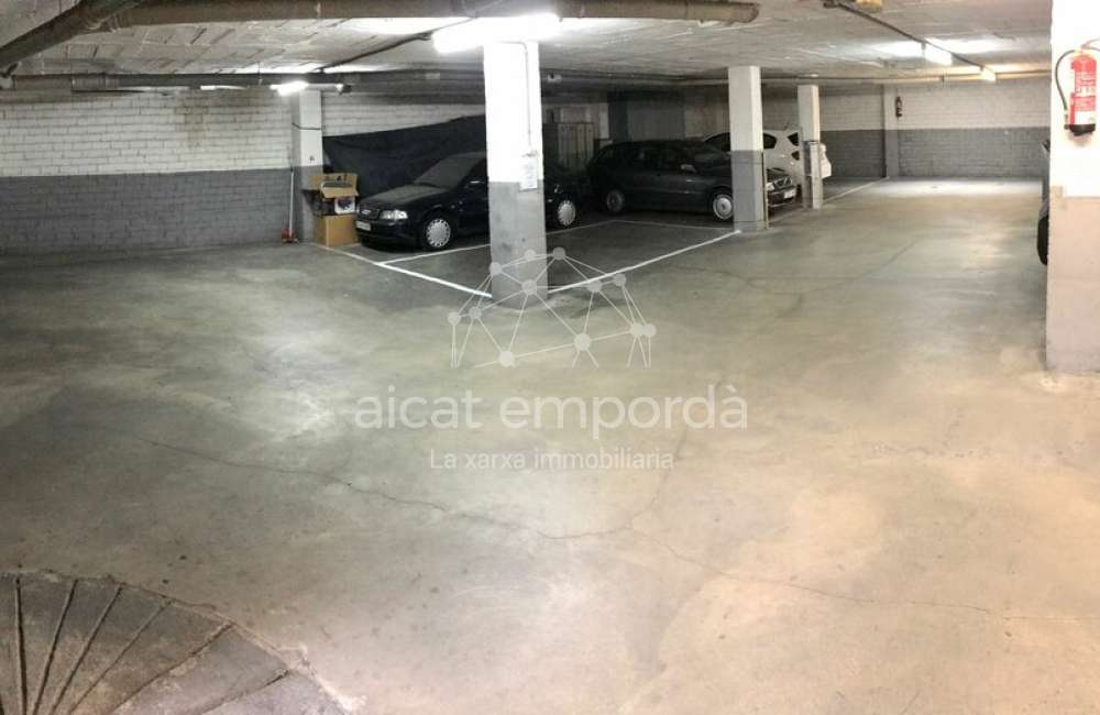 Es ven plaça de pàrquing al centre de Figueres8