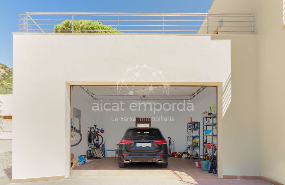 Magnífica casa moderna en Pau, ubicada en una zona tranquila y privada de la Costa Brava.51