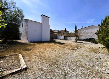 Maison moderne avec jardin et fort potentiel à Pontós.37