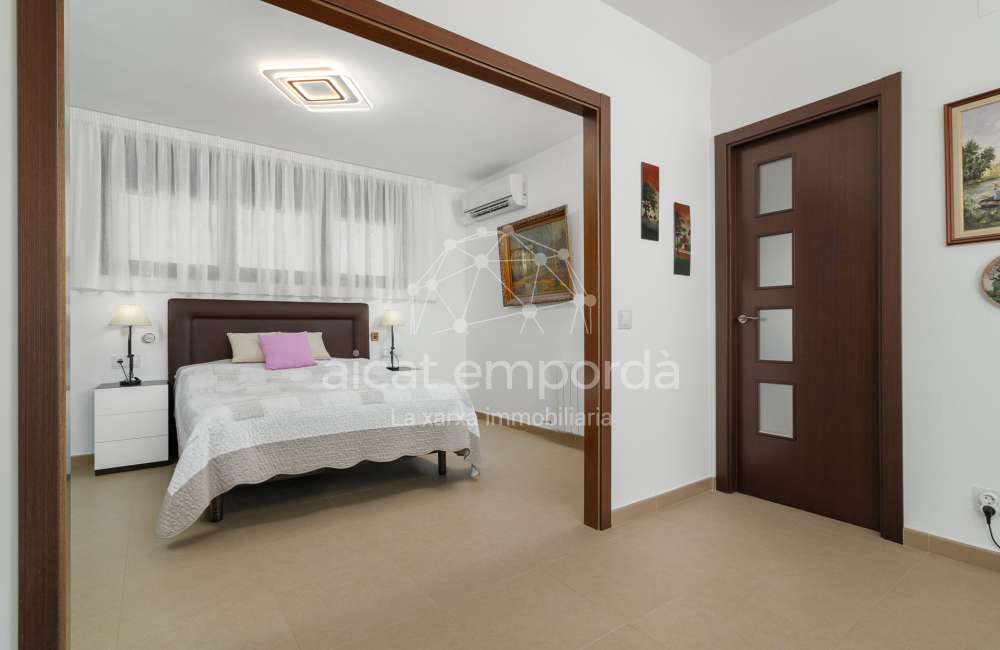 Magnífica casa moderna en Pau, ubicada en una zona tranquila y privada de la Costa Brava.26