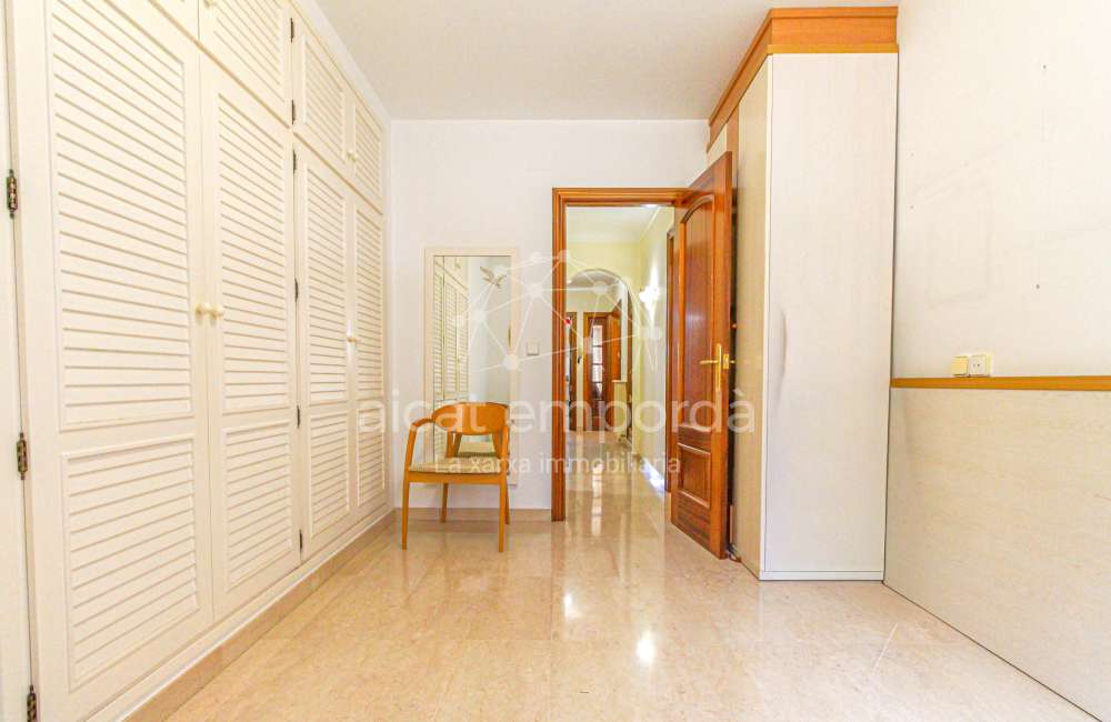 ¿Buscas una casa en Figueres con dos viviendas independientes?6