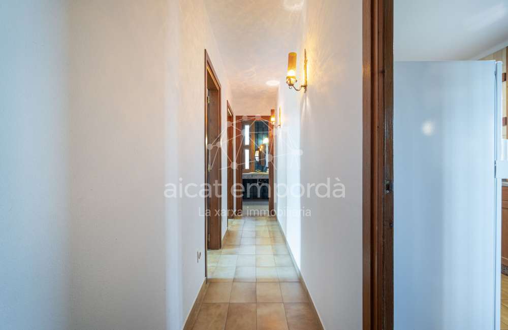 Maison/villa individuelle de style rustique, située à Bon Relax, à Sant Pere Pescador, à 1 km de la mer.22