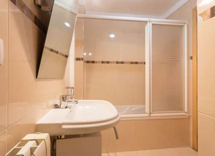 Spectacular duplex with 3 bedrooms plus a study and a 120m² terrace.16