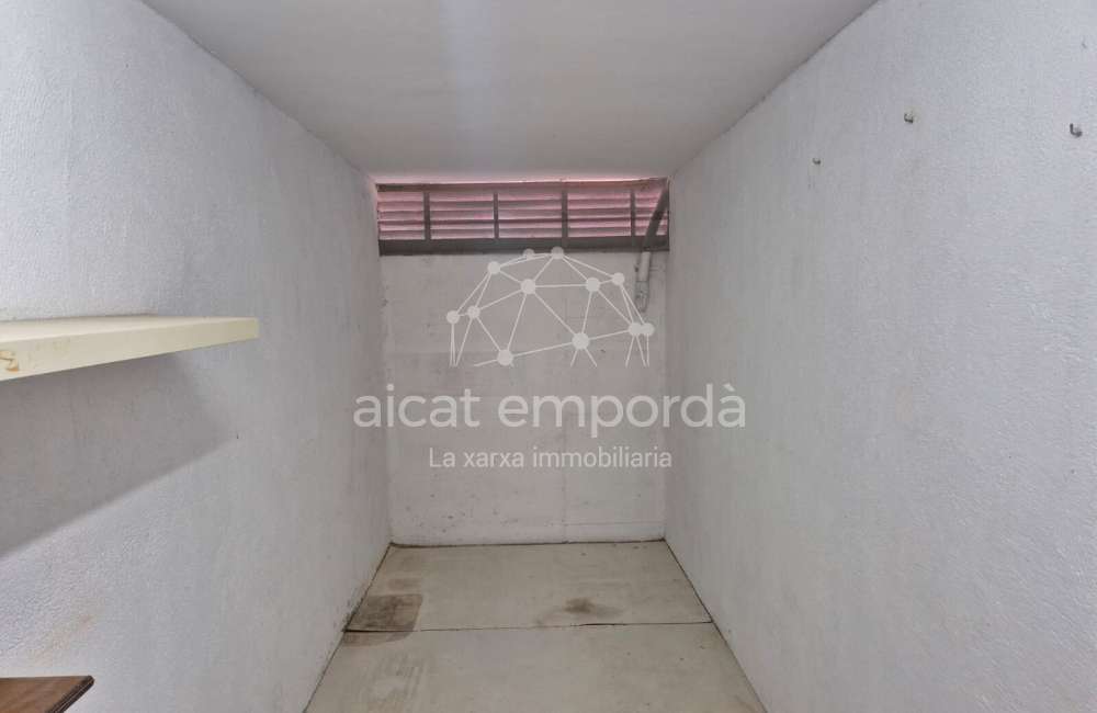 Traster a Plaça Frederic Rahola.8