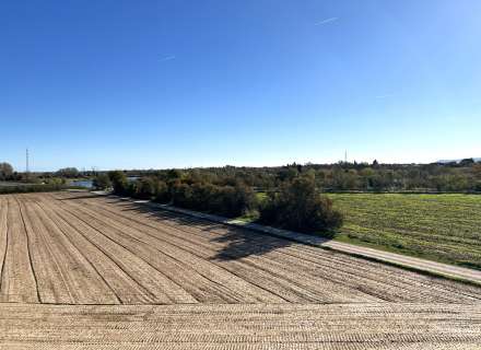 Àtic dúplex amb terrassa i pàrquing envoltat de natura.36
