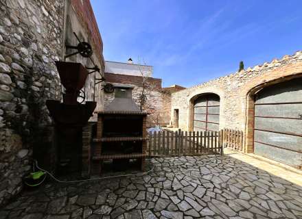 Maison moderne avec jardin et fort potentiel à Pontós.16