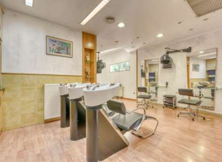 Oportunidad Local comercial a 200 metros del centro peatonal de Figueres ideal para despacho profesional.5