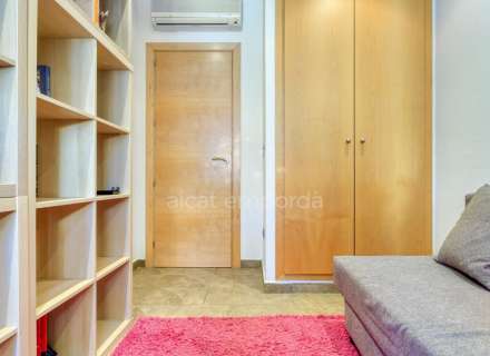 A Sta Llogaia privacitat, llum natural, espai a l’aire lliure... 396 m2 útils més 400 m2 de terreny 100% edificable.26