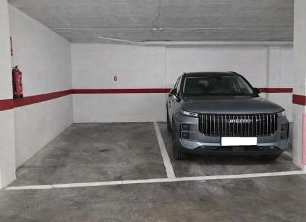 Modernitat al Cor de Roses: La Teva Llar a Prop del Mar.24