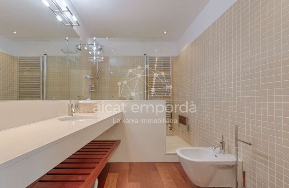 Casa de alto standing en La Jonquera: lujo entre montañas con piscina privada climatizada y vistas espectaculares36