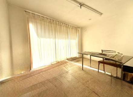 Edificio en venta en Figueres (Calle Peralada).15