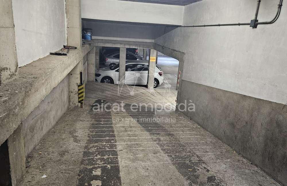 Plaça d'aparcament en venda CARRER PERE III de Figueres.4