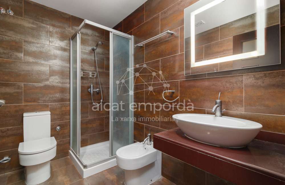 Magnífica casa moderna en Pau, ubicada en una zona tranquila y privada de la Costa Brava.42