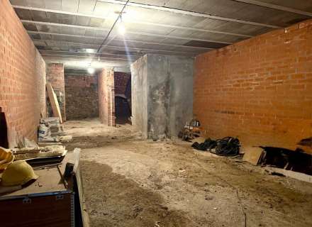 Casa adossada a reformar a Figueres amb projecte (C/Calçada de Tapis nº7).0