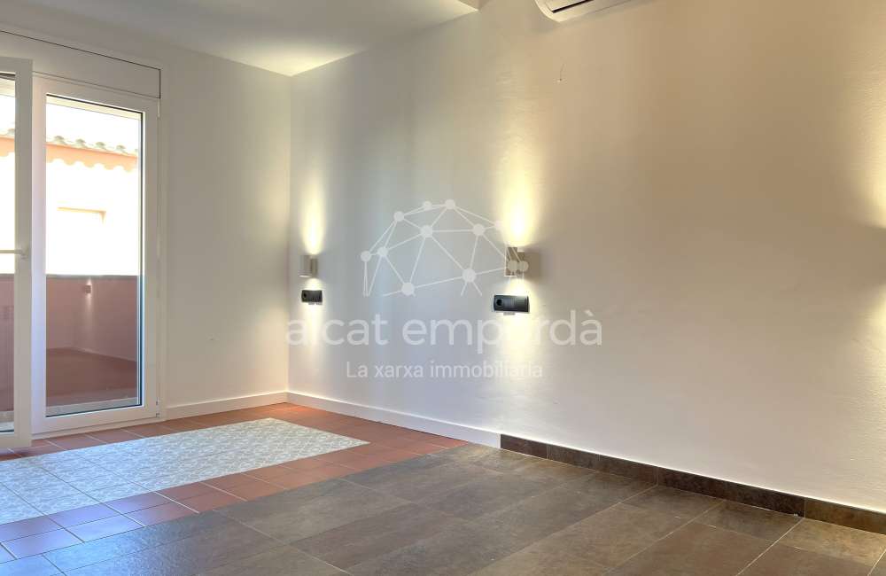 Excellente maison avec piscine privée dans un quartier très calme de Sant Pere Pescador.25