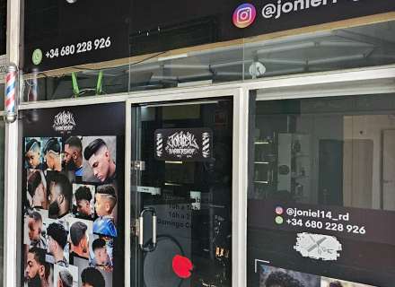 Local comercial en venda al carrer Sant Llàtzer de Figueres0