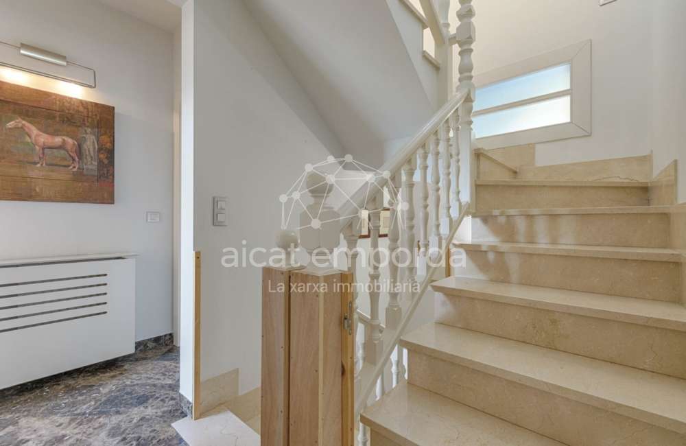 Casa de alto standing en La Jonquera: lujo entre montañas con piscina privada climatizada y vistas espectaculares31