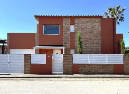 Excel · lent casa amb piscina privada en una zona molt tranquil · la a Sant Pere Pescador.36