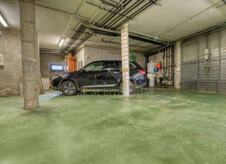 A Sta Llogaia privacitat, llum natural, espai a l’aire lliure... 396 m2 útils més 400 m2 de terreny 100% edificable.34