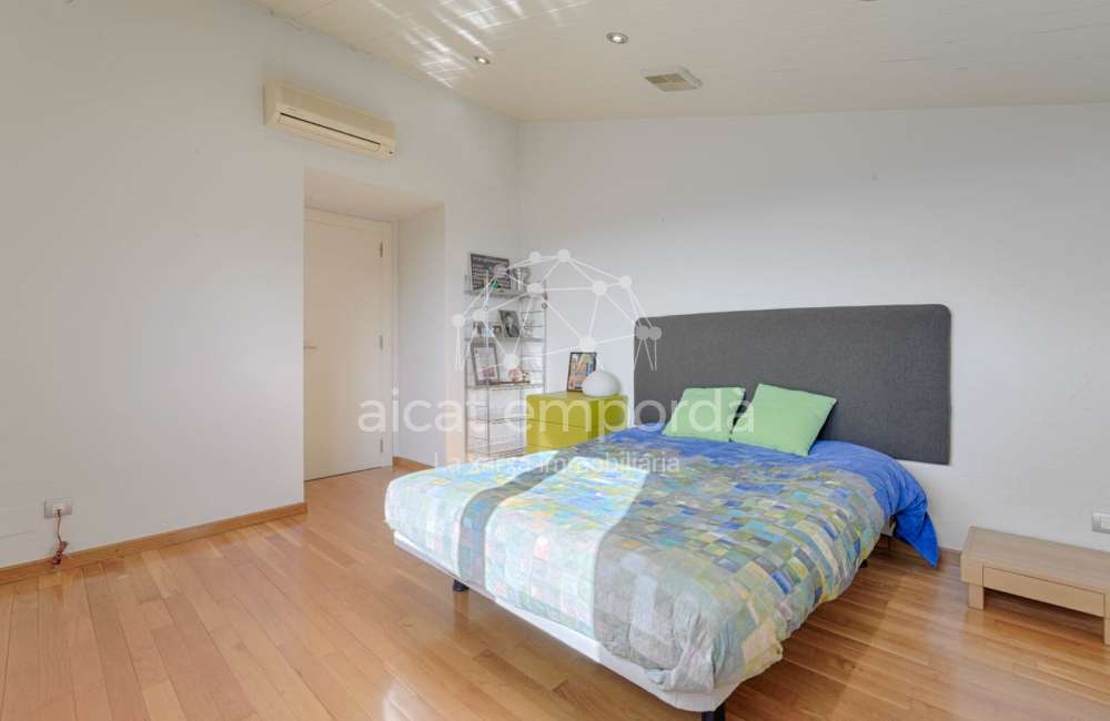 Casa de alto standing en La Jonquera: lujo entre montañas con piscina privada climatizada y vistas espectaculares43