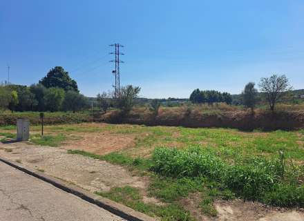 Parcela edificable en venta en Els Hostalets de Llers – 587 m²1