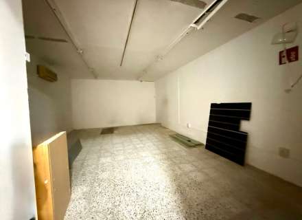 Edificio en venta en Figueres (Calle Peralada).16