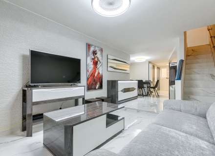 Casa de pueblo totalmente reformada en pleno centro de Roses3