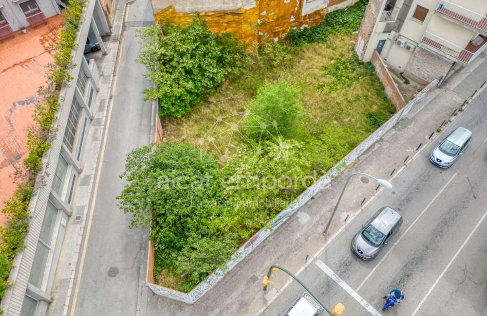 Terrain à vendre de 223 m² au centre de Figueres3
