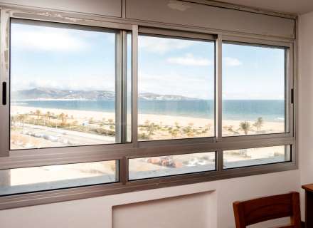 Vive el mar a solo 100 metros de la playa de Empuriabrava.2