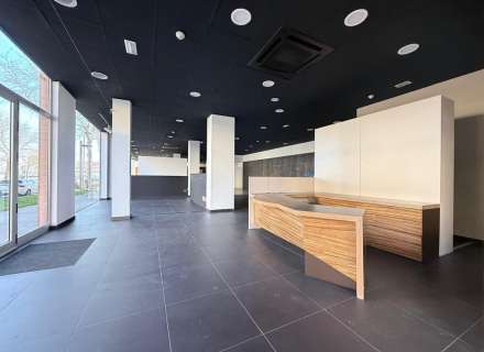 Magnífico local en venta, Figueres (Avda.Salvador Dalí).0