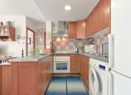 Pis lluminós amb vista al mar al Far de Roses6