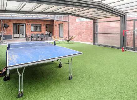 Amb llicencia Turística. Edifici Panna. Avda Salvador Dalí.14