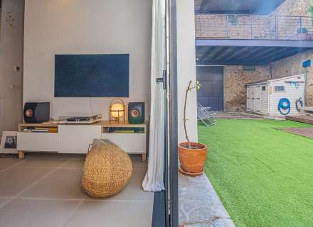 Busques un pis en planta baixa a Sant Pere Pescador on combinar comoditat, llum i qualitat de vida?5