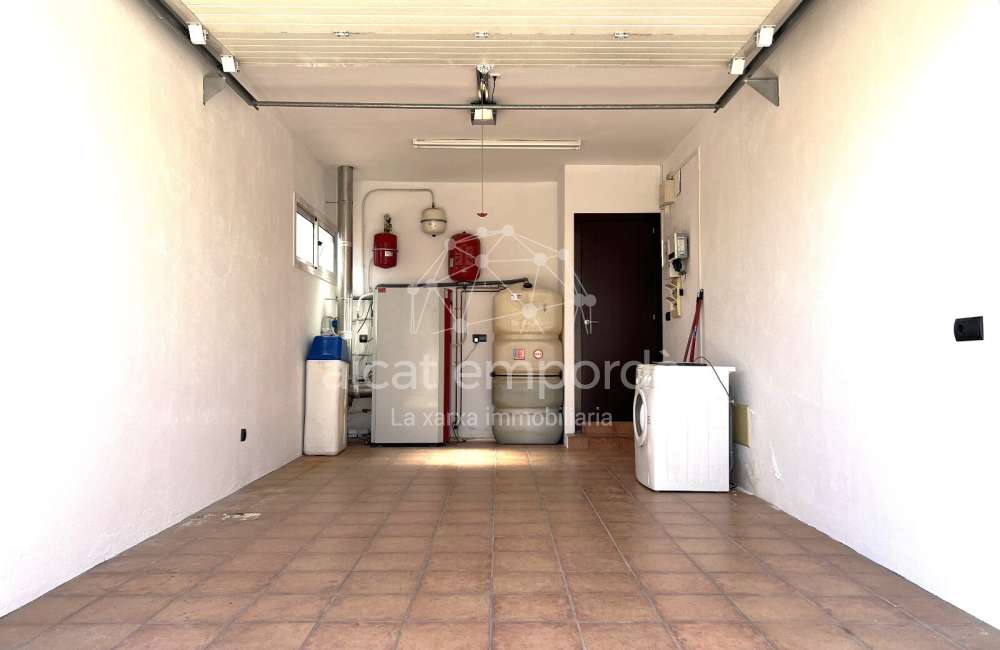 Excellente maison avec piscine privée dans un quartier très calme de Sant Pere Pescador.49